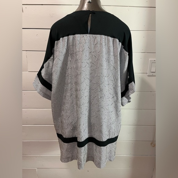 🖤 LEMIRE-GAGNIER CRÉATION – Black & Pearly White Graphic Tunic – Size M - Picture 4 of 11